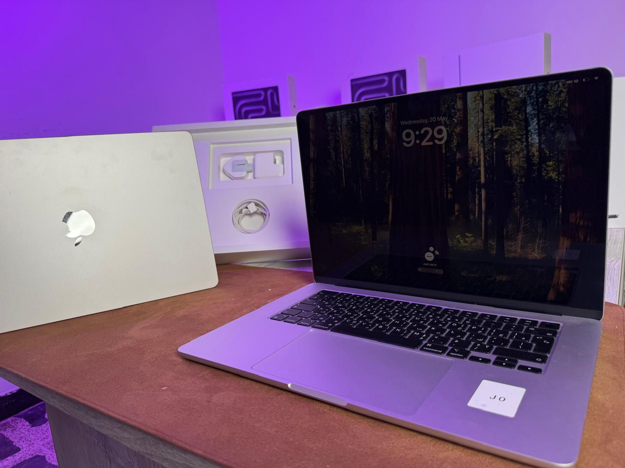 J0 الاسم

شاشة كبيرة + بطارية ممتازة + ضمان 

•⁠  ⁠MacBook Air 15-inch (2023)

•⁠  ⁠Apple M2

•⁠  ⁠RAM: 8GB

•⁠  ⁠SSD: 512GB

•⁠  ⁠البطارية: 100%

•⁠  ⁠عدد الدورات:20 فقط

•⁠  ⁠الضمان حتى July 16 2026

•⁠  ⁠السعر: 1،300،000 دينار

• كيبورد عربي - انكليزي 

• اللون : رصاصي / نيلي / ذهبي

• تتوفر ٣ قطع فقط

• المحتويات: كارتونة - شاحنة - كيبل

‎جهاز وكالة ماستر العراق.


**إذا كنت صاحب هذا الإعلان وتريد حذفه لأي سبب، رجاءا أرسل رسالة إلى الدعم الفني**
