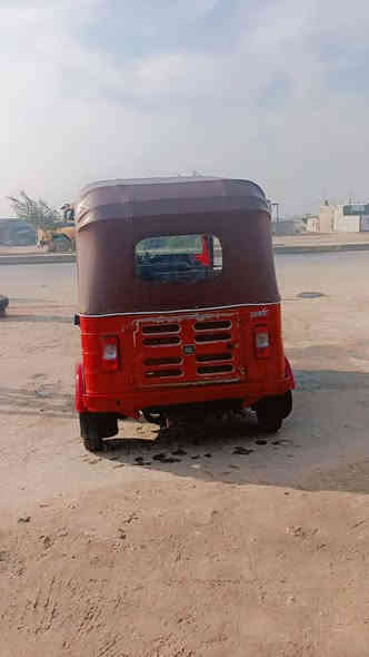 سلام عليكم تكتك 18,رقم وسنويه نكليزي بسمي لا ضربه ولا صبغ نضيفه سعر 5,وربع،رقم،***********
