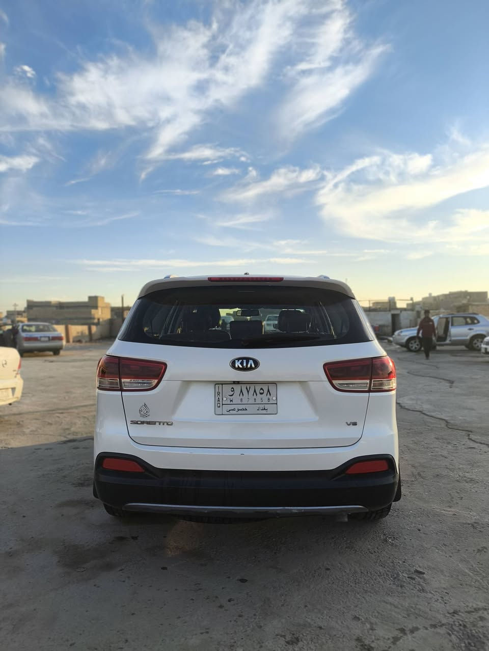 🚘 للبيع | كيا سورينتو 2016 (شكل 2018)
خليجي كويتي أصلي 
محرك 6 سلندر
رقم بغداد بأسمي تحويل مباشر 
فول مواصفات عدا فتحة السقف
📍 ممشى: 84 ألف كم فقط
🌟المواصفات :

تشغيل بصمة + بصمة أبواب
إنارة ترحيبية
شاشة أصلية
كاميرا خلفية
حساسات أمامية وخلفية
مراية وسطية أوتو (تعتيم تلقائي)
مقاعد جلد فخم
مقاعد كهرباء
تبريد وتسخين مقاعد
تبريد ثلاث قطع (أمام + وسط + خلف)
تكييف مناخ منفصل ( ٣ قطع ) 
7 راكب
3 وضعيات للقيادة (Eco / Normal / Sport)
كروز كنترول ( مثبت سرعة ) 
تحكمات ستيرن 
مرايات كهرباء مع إشارات مع طي ذاتي 
جنوط نيكل أصلية
أنظمة أمان كاملة (ABS – ESP – Traction                     
 ليد نهاري
زراك لايت أمامي
أوتو هولد
سايد بريك كهربائي
جنطة كهرباء + فتح ذكي
مضلات شمسية خلفية
دفع كلي للعجلات AWD
إضاءة LED
زجاج كهرباء اوتو 

✅ السيارة نظيفة جدًا
✅ ممشى قليل بالنسبة للموديل
✅ استخدام شخصي
✅ المحرك والجير والشاصي بحالة ممتازة

💰 السعر:  230 ورقة
📍 المكان: الشطرة – ذي قار
📞 للتواصل: 
 *********** / اتصال مباشر و واتساب
