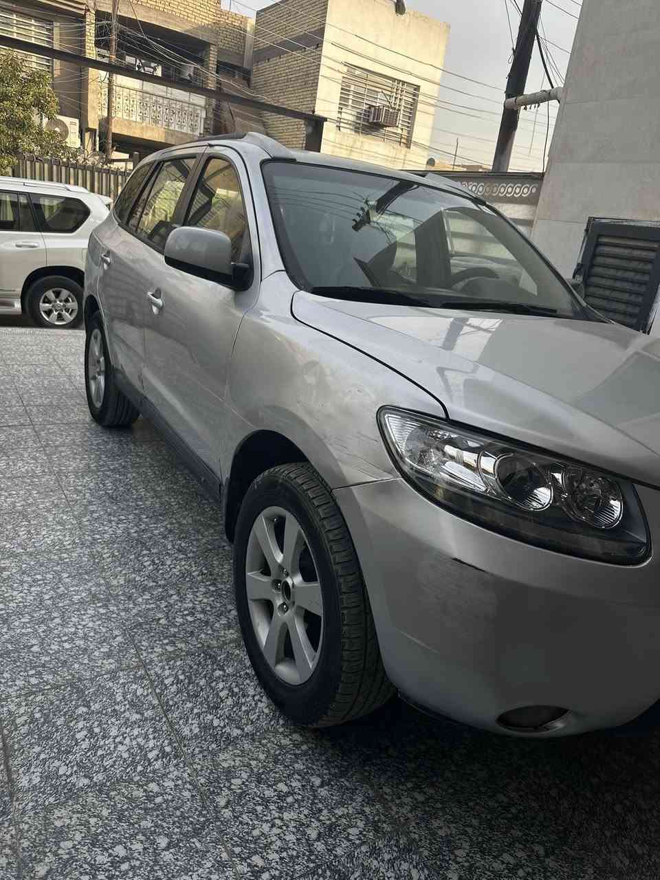 سنتافيا للبيع موديل 2007 خليجي محرك 6 سلندر 7 راكب مصبوغه حزام السعر 78 وبيها مجال بسيط رقم بغداد نكليزي هزه جديده تحويل ثاني يوم سياره ب اسمي مكاني بغداد السيديه قرب تقاطع درويش للمراسلة والاستفسار رقم الهاتف (***********)
