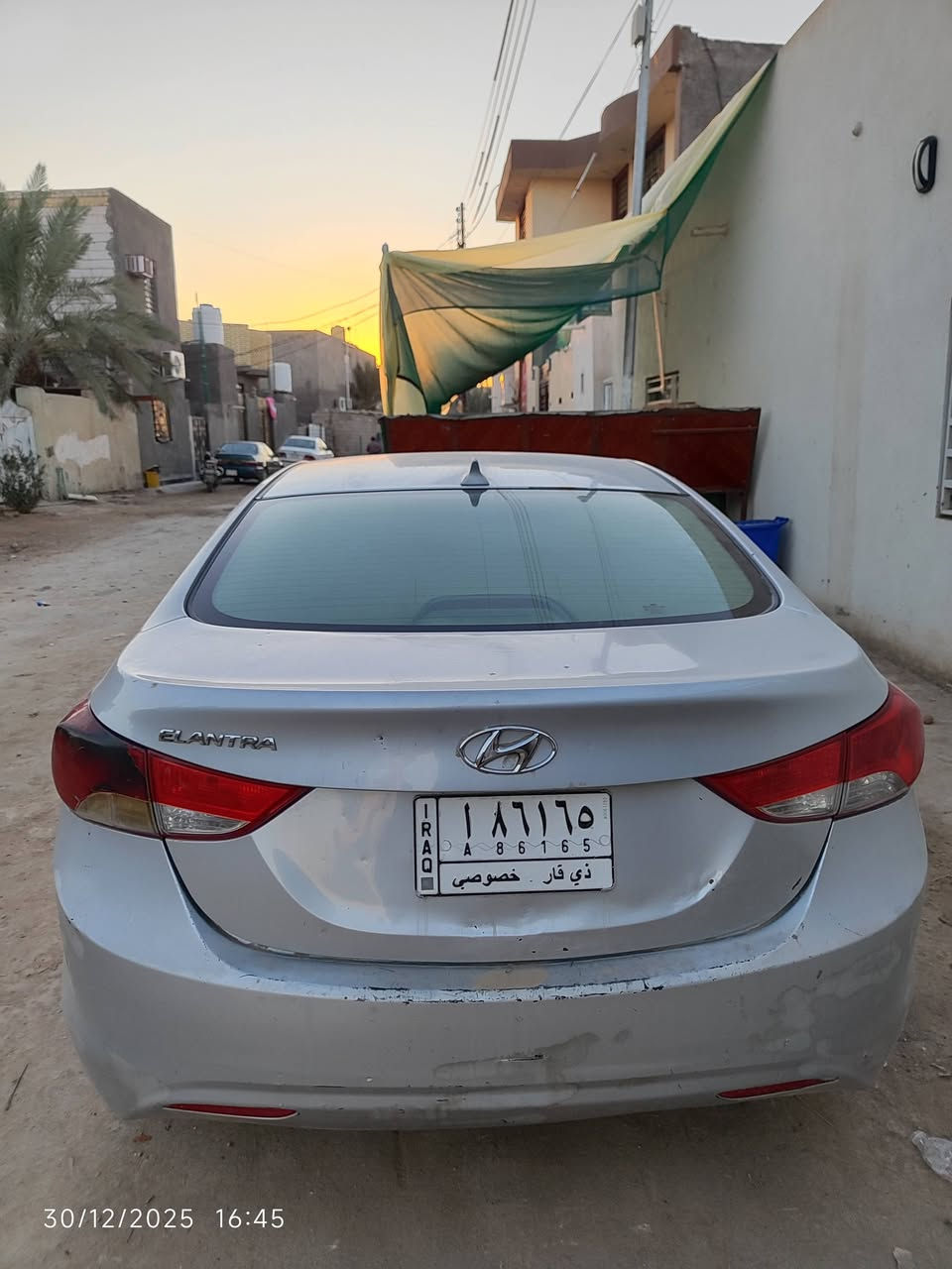 النترا ٢٠١٣  وارد امريكي سيارة مكينه وكير كفاله جديدة وجاهزة من كلشي بيه باب وجاملغ وبيه صبغ قليل حادثه بالباب السايق السعر ٩٠ وبيه مجال.. إتصال على ***********
