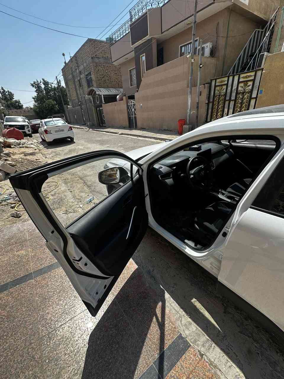 السلام عليكم ورحمة الله وبركاته
كورلا كروز موديل ٢٥ هايبرد حره بأسمي تحويل ثاني يوم رقم بصرة

مواصفات السياره معروفه سلايد كامره دواره كشنات مخمل رادار تحديد مسار اوتو هولد وباقي المواصفات المعروفه بالكروز

السيارة ماشية 4000كيلو وقابلة للزيادة 

مكفولة كفالة عامة من الصبغ والبارد السيارة ع وضع الزيرو وع ايد وحدة استخدام شخصي السعر27 مليون بيها مجال قليل جدا مكان السيارة البصرة 

للتواصل*********** غير متواجد على الفيس فقط اتصال واتساب
