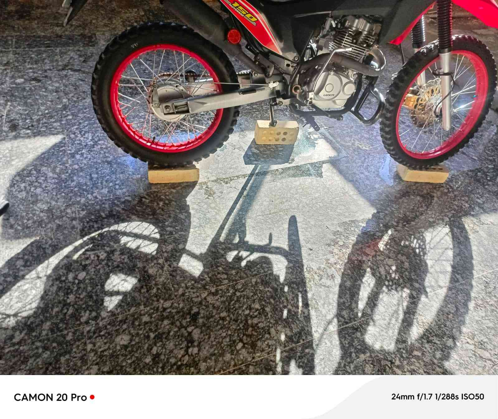 السلام عليكم قفاز لونسن للبيع دراجه نضيفه مكينه مكفوله رقم وسنوية اربيل بعدها بأسم الشركه تحول مباشر بآسمك ممفتوح بيها عقد مكاني بغداد الأمين الثانية السعر مليون و500 الشراي يتصل ***********
