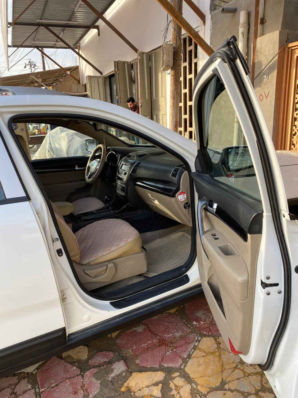 سورينتو خليجي 2015 رقم دولي اربيل بسمي سنويه لل 2030  اربعه سلندر مواصفات فول ماعده البونراما.. بصمه.. كشنات جلد تحكم ستيرن حساسات امامي خلفي بصمه ابواب كشنات كهرباء ٧ راكب لايت زنون مري شفط السياره ثلاث قطع تبريد ويالة كروم هواي بيها مواصفات وحلا من صوره جاهزه السياره على اخر حبايه عنوان ديوانيه اتصل واني خادمك ***********
