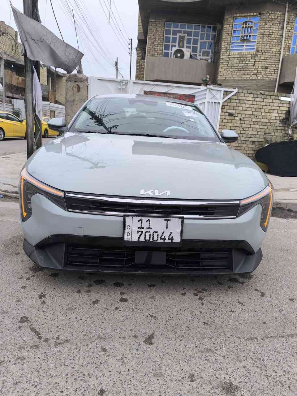 بدون مراوس بيع فقط
الفورتي الشكل الجديد كلياً موديل
KAi K4  25 ( وارد امريكي ) . 
ماشية 10 الف  فقط . 
لون سمنتي ورقم مميز 
بغداد انكليزي بسمي  70044
كاملة مابيهة اي نقص دوشمة 
حادث بسيط قطعة وحدة فقط بنيد 
( بنيد صبغ فقط ليبلغ واحد السيارة )
مواصفات ( محرك 2000 دوش سمارت ذكي . بصمة تشغيل وابواب وصندوك ، تشغيل عن بعد ، شاشة ايباد كبيرة ، كاميرا خلفية ، ويل كب ، سايد بريك دكمة ، لد نهاري شمسي ، لايت 3 عدسات زنون بلادي ، بك لايت لد ، رادارات 360 ومانع توقف ، نقاط عمياء ، كروس سرعة ، مانع انزلاق ، تحديد مسار ، اوتو هولد ، نظامين قيادة ، وباقي مواصفات LX . المعروفة ) . حجر بشرط بلادي 
اي استفسار تفضل خاص وتدلل السعر 175
 وتفاصيل كاملة رقم الهاتف ***********
