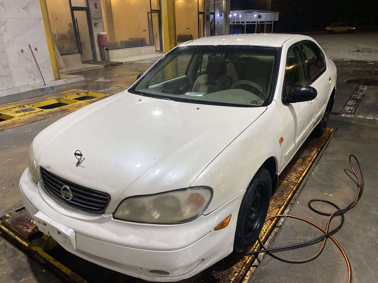 السلام عليكم للبيع  نيسان مكسيما مال مزاد كامله رقمهة ميكلف غير 260 الف وقرصهة واصل موديل 2008مكينه 6 
لاتنقيص ولا تبخير تبريد وجه كمبريسر لاطش سياره بلاديه يرادلهة ادامه غرفه جديده بدون نقص حساس بگ  بيهة طخة بسيطة بين البابين جهة السايق 
مكان السياره المسيب *********** السعر 43وبيها مجال للجاد بالشراء
