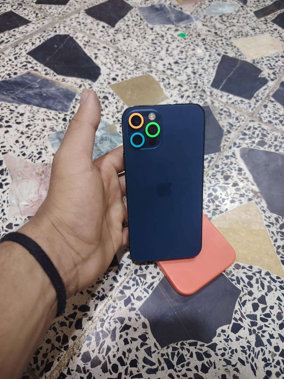 سلام عليكم iPhone 12 Pro دبل شريحة ذاكرة 256 مبدل شاشة وبطارية شاشة 3 خيارات تفتح بصمة سعر 325 رقم *********** هذا واتساب ***********
