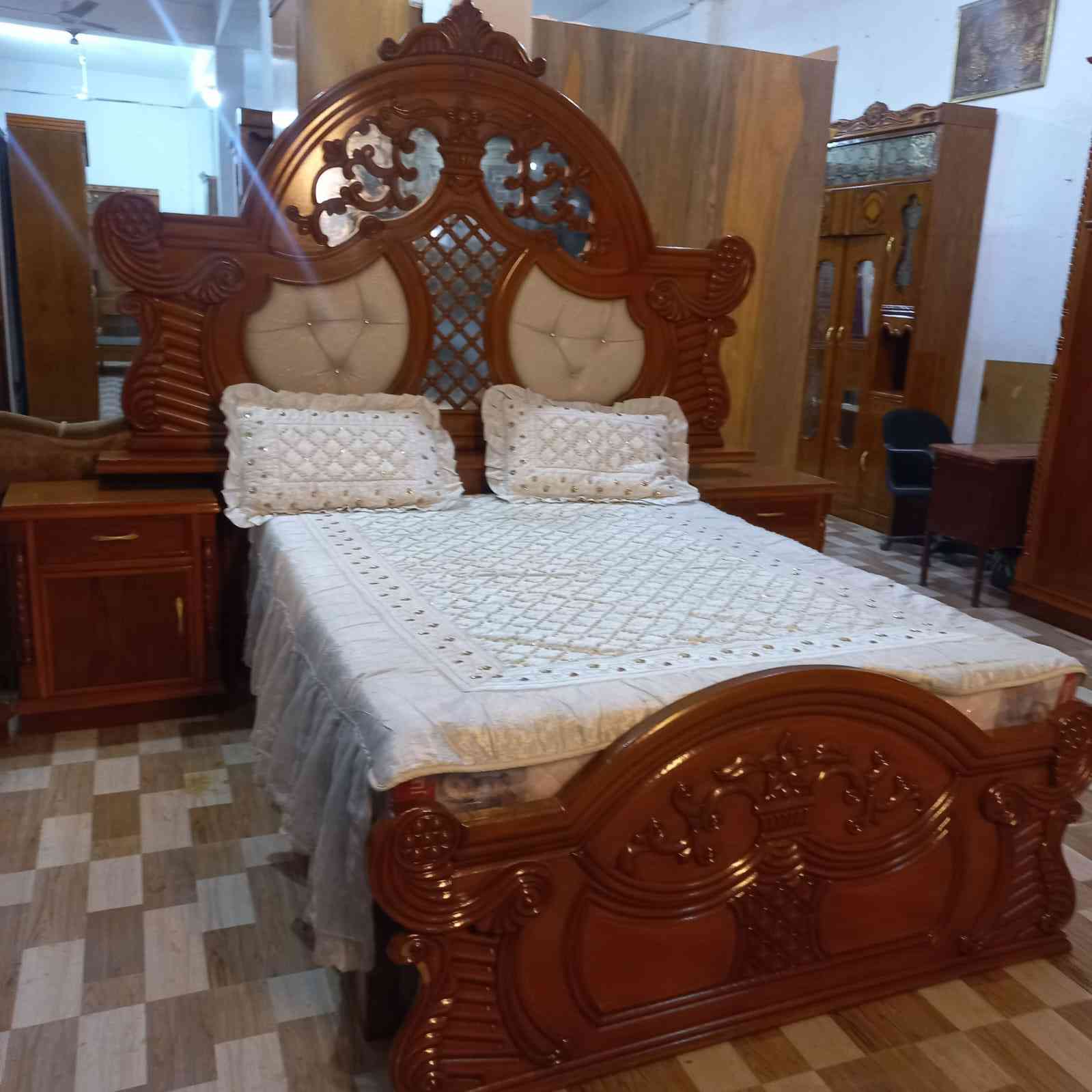 غرفه نوم صاج حطاطه 
خشب ثقيل تكمه مستخدمه قليل 

اخت الجديده 

مكانه خمسه كيلو 

السعر (مليون و350)

للاستفسار خاص. أو اتصل

***********
