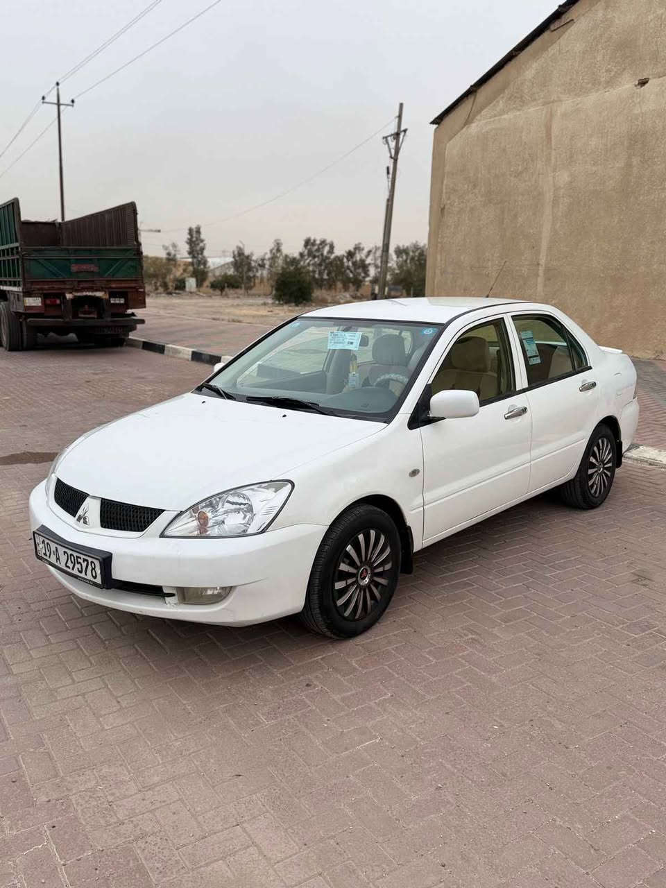 سلام عليكم لانسر 2010 خليجي شركه العامه رقم كربلاء الدولي سنويا مجدد لل30 تحويل مباشر سياره مكفول من الضربه وتبديل صبغ هلاالات جاملغات خلفيه وشبر بلبنيد فقط سياره جاهزة مكينة وكير مكفولات حداديه جديدة تخم تاير كهربائية كله شغال مكان سياره كربلاء 
 سعر 83 مجال قليل 
***********
*********** كربلاء, العراق
