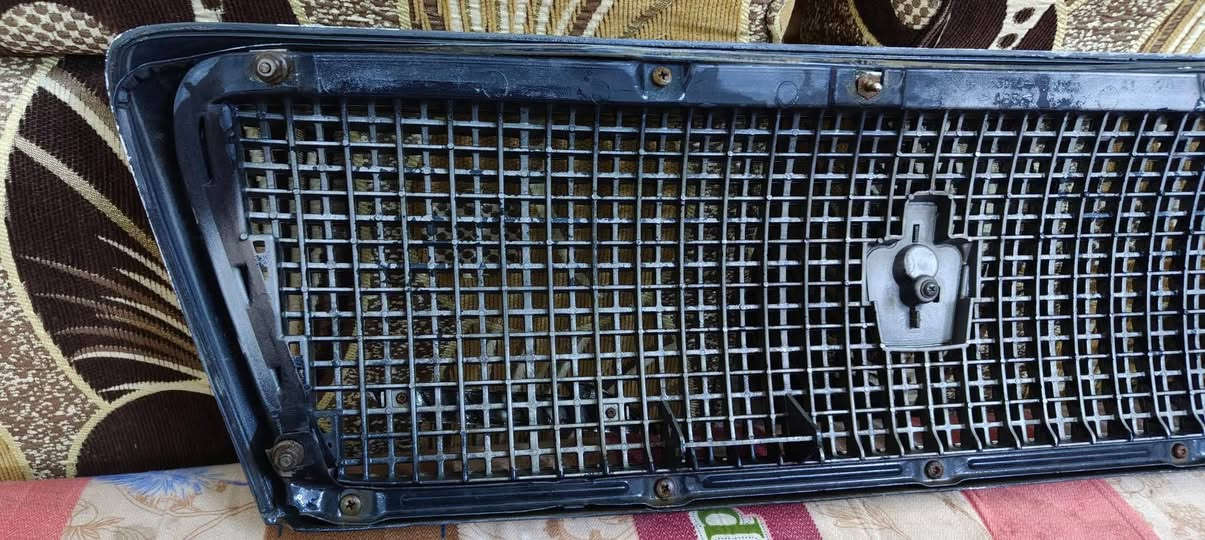 للبيع شباك اثلث رياضي 
ملكه ديفور الصغير 
ليط كامله ممكسرات نضيف 
لون ابيض  
مكاني الناصرية قضاء الشطره يوجد توصيل 
***********
