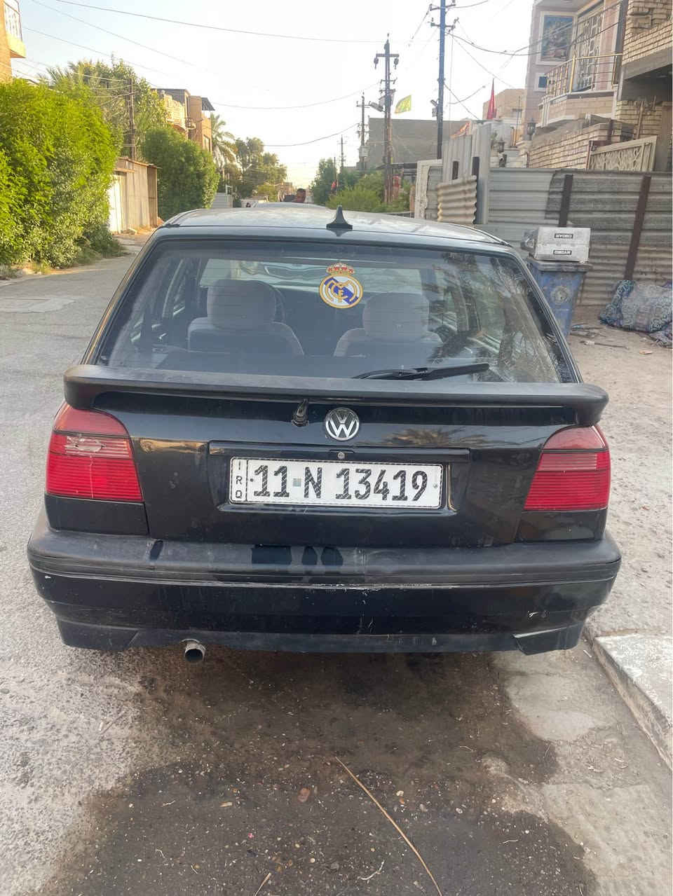 السلام عليكم كولف موديل 92
كير اوتو 
مكينة1800 تنقص بالشهر لتر تقريبا 
رقم بغداد انكليزي بسمي
 مصبوغه وصبغتها حلوه 
بيها ضربه بالجاملغ بسيطه
والسياره يحتاجلها ترتيب 
واضحه بالصور السعر 35 وبيها مجال مكاني بغداد الزعفرانية رقمي*********** بغداد, العراق
