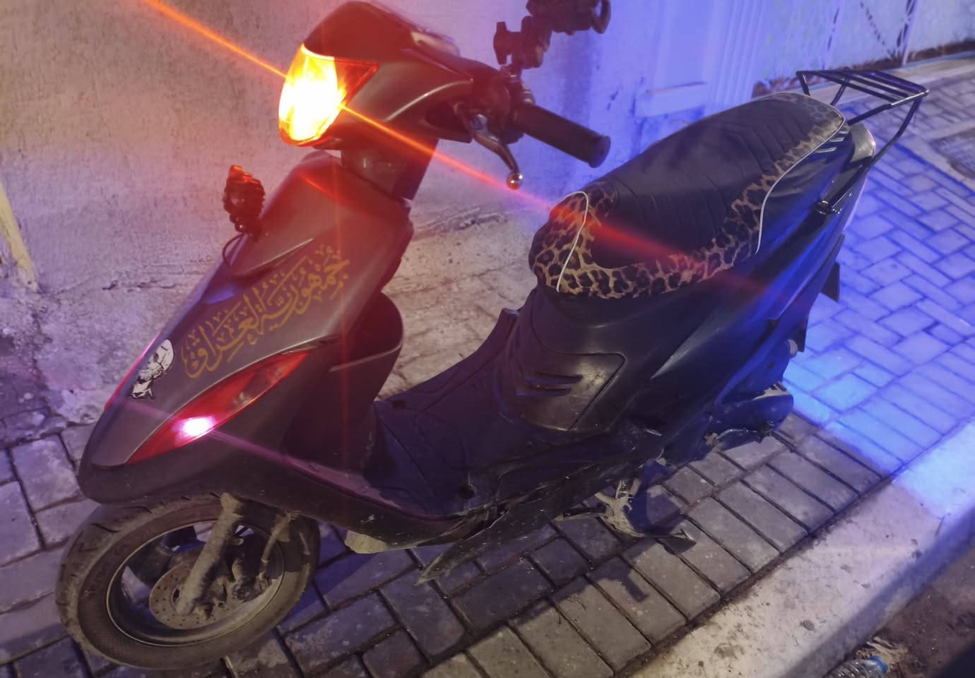 سلام عليكم دراجه ماكس عدلة لون سلفري سمنتي أحلا من صور بوشه 49 مكينه ما مفتوحه موديل 2011 تجي  تفحص وتتوكل  المكينه خرسه  الدراجه اكفلها الك من سرقه  
امانة الله دراجه جرفتها خير ودراجه مال بيت يعني ما متعوبه  سبب البيع علمود السفر  ومن الله  توفيق 60 الف عافية ع الي ياخذها  دراجه مكانها بصره القبلة السعر 900 بيها مجال قليل


**إذا كنت صاحب هذا الإعلان وتريد حذفه لأي سبب، رجاءا أرسل رسالة إلى الدعم الفني**