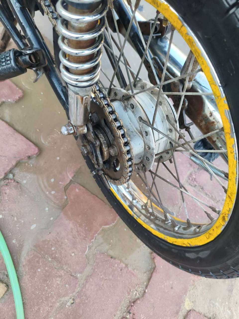 دراجه البيع مفتوحه مره واحده دراجه تخبل شويه عوزه ترتيب بدون سعر 350 وبيه مجال مكاني دبيسات شراي يراسني أو يعلق


**إذا كنت صاحب هذا الإعلان وتريد حذفه لأي سبب، رجاءا أرسل رسالة إلى الدعم الفني**