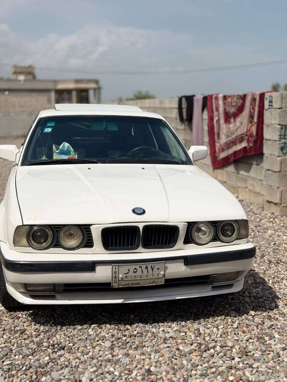 بي ام دبليو موديل 1992محرك 535كير اوتوماتيك كير محرك شرط شلعه تشك الكاع تبريد ثلج مركزي تدفئة تاير ويل جديد السياره متعوب عليه هواي صدر جديد وره وكدام عليها ادامه كامله بلكات نوزلات  جديد السياره مابيها لا طخه ولا ضربه بخ جماليه فقط شرط عل سونار السياره مثل الساعه مكان كركوك ***********واتساب
