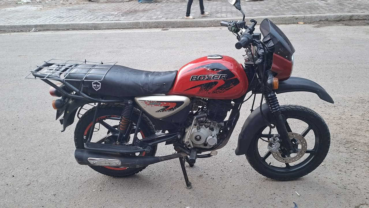 السلام عليكم بوكسر جبلي للبيع موديل 21 شهر ال٧ مرقم لوحتين وسنويه صار ٣ اشهر من مرقمها يعني حت الهزه بعدها مخلصانه مكاني بغداد الحسينيه ***********
