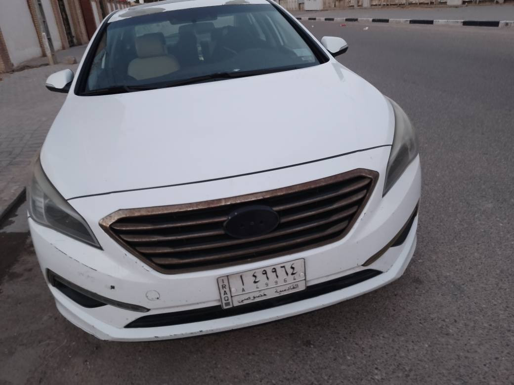 سوناتا 2017 امريكي 
سياره كفاله من الضربة بيها بارد وصبغ قطعه
فول مواصفات فتحه بصمه رادارات امامي خلفي 
سعرها 125
***********
