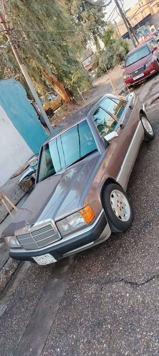 السلام عليكم سيارة مرسيدس 190 للبيع موديل 1993 محرك بطه وكير ومكينه شرط كير توماتيك   كاربون بانزين بيها رقم نينوى مشروع وطني شرط تحويل صبغ عام جماليه طخم امامي وخلفي جديد جامات كهرب وسلايت تيات جديد باتري جديد تتفئه شغاله منضوم تبريد بيها بس بوري مكسور قفل مركزي شغالل

عادت نشر في سبب وعود الكاذبه
السعر على الرقم غير متواجد ع الفيس
***********
