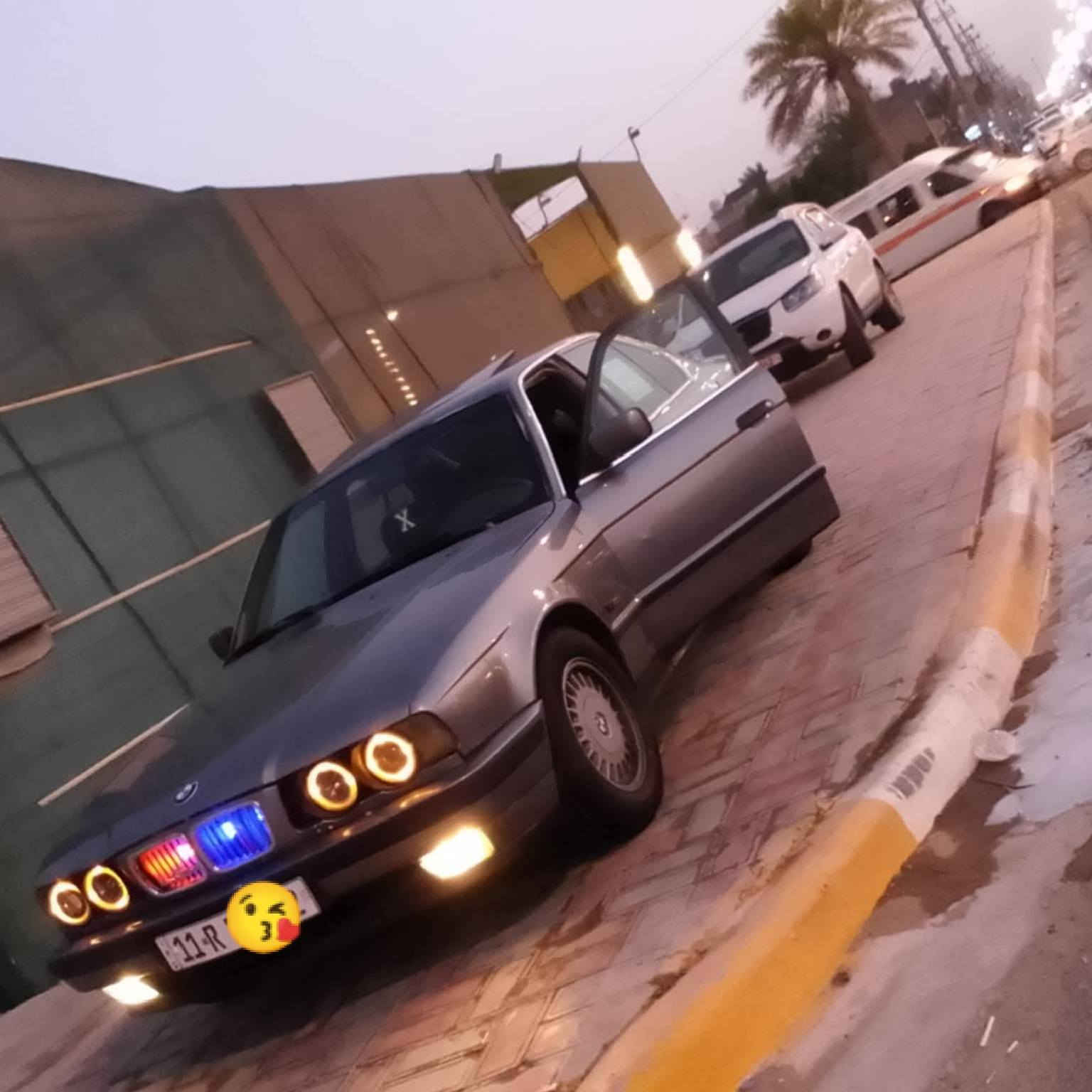 سلام عليكم
بي ام 535 موديل 1991 
كير مكينه  تبريد كامله حداديه كله جديده تخم تايرات جديد  كهربائيات  شغاله عالي ناصي زنون سنتر لوك تقفل حته الجام يصعد والقماره تنزل بريمون برده خلفيه كشنات جلد اسود السياره احله من الصوره
رقم بغداد انكليزي بسمي
مكاني بغداد 
ب57 وبيه مجال قليل 
***********
