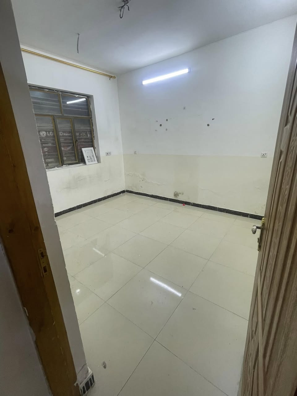 🏠 للإيجار في منطقة السيدية

📍 مشتمل أرضي نظيف جداً
📐 المساحة: 150 متر

يحتوي على:
✨ كراج سيارة
✨ غرفتين نوم
✨ صالة
✨ هول
✨ مطبخ
✨ خدمات صحية

📍 الموقع: السيدية – ضهر هبي هوم

💰 السعر: 750 ألف (قفل)

━━━━━━━━━━━━━━━

📞 للاستفسار والحجز:
***********
***********

📍 العنوان: السيدية – مقابل جامع شاكر عبود

🏘️ مكتب البيت الملكي للاستثمار العقاري
