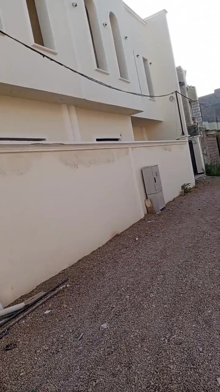 بيت للبيع طابو صرف المساحه 200 متر يحتوي على 6 غرف نوم بناء حديث زيرو بعده ما مسكون شغل درجة اولى الموقع حي الزراعة خلف مطعم الدله للاستفسار اكثر *********** *********** مكتب عقار اليوسف حي الزراعة
