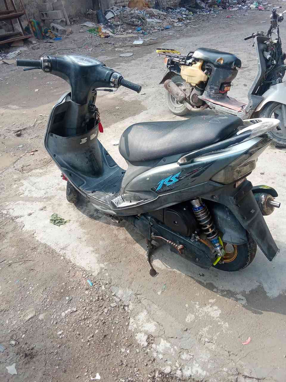 السلام عليكم دراجة ماكس عدلة للبيع دراجة بيها تزويدات دراجة جاهزة مابيها نقص السعر 750قفل المكان بعقوبة فلكة الامين للاستفسار ***********
