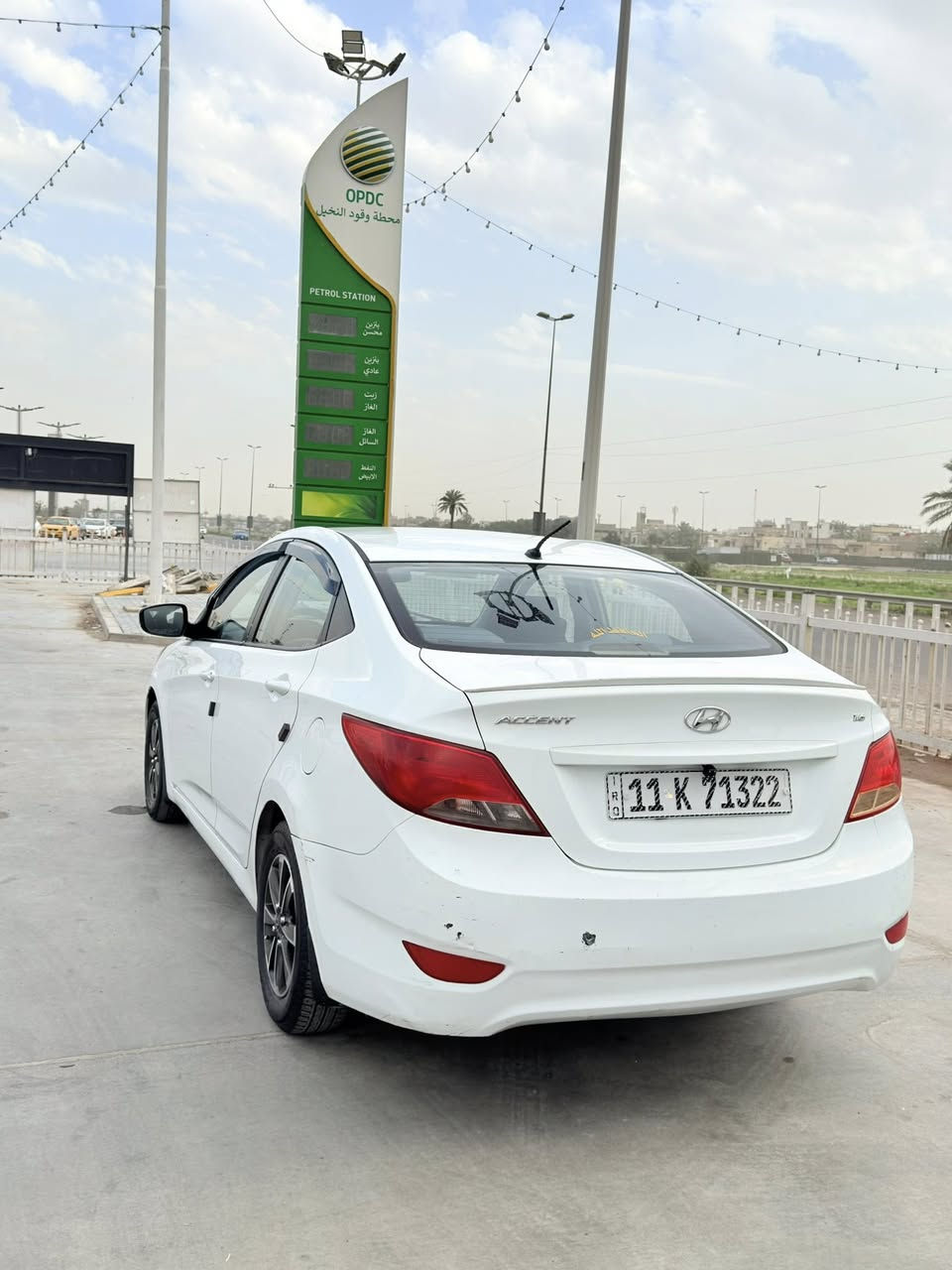 سلام عليكم اكسنت 2016خليجي سياره هزه جديده سنويه جديده بسمي تحويل ثاني يوم  سياره مابيه قطره صبغ صدرخلفي امامي جديد تخم تاير جديد ماشيه 98الف كير مكينه مكفولات ما مفتوحات سياره جاهزه من كلشي كهربايت كله شغاله اناره داخليه البكان بغداد البلديات السعر 107 رقمي ***********
