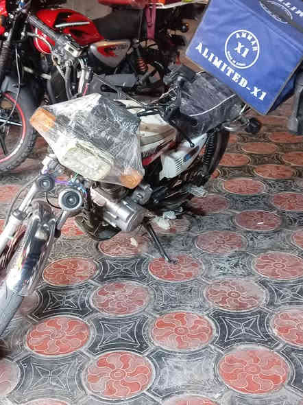 السلام عليكم شباب دراجة موديل 20 كايمة ابيعلك كوم حديد تجي تاخذهة من بيتي وتروح قيم بلي يرضي الله وبلعافية عليك ***********
