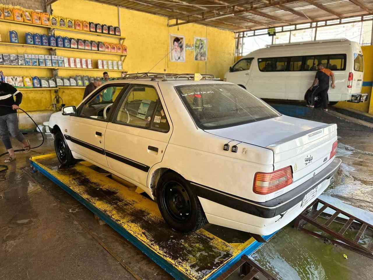 سلام عليكم عيد سعيد عليكم ان شالله
مرخصت صاحب الكروب 
بيجو -405-رقم بغداد للبيع بيه جاملغ مبدل جهت سائق 
/2013/
السعر /40/وبيه مجال لشراي 
مكاني كوفه حي ميسان 
***********
