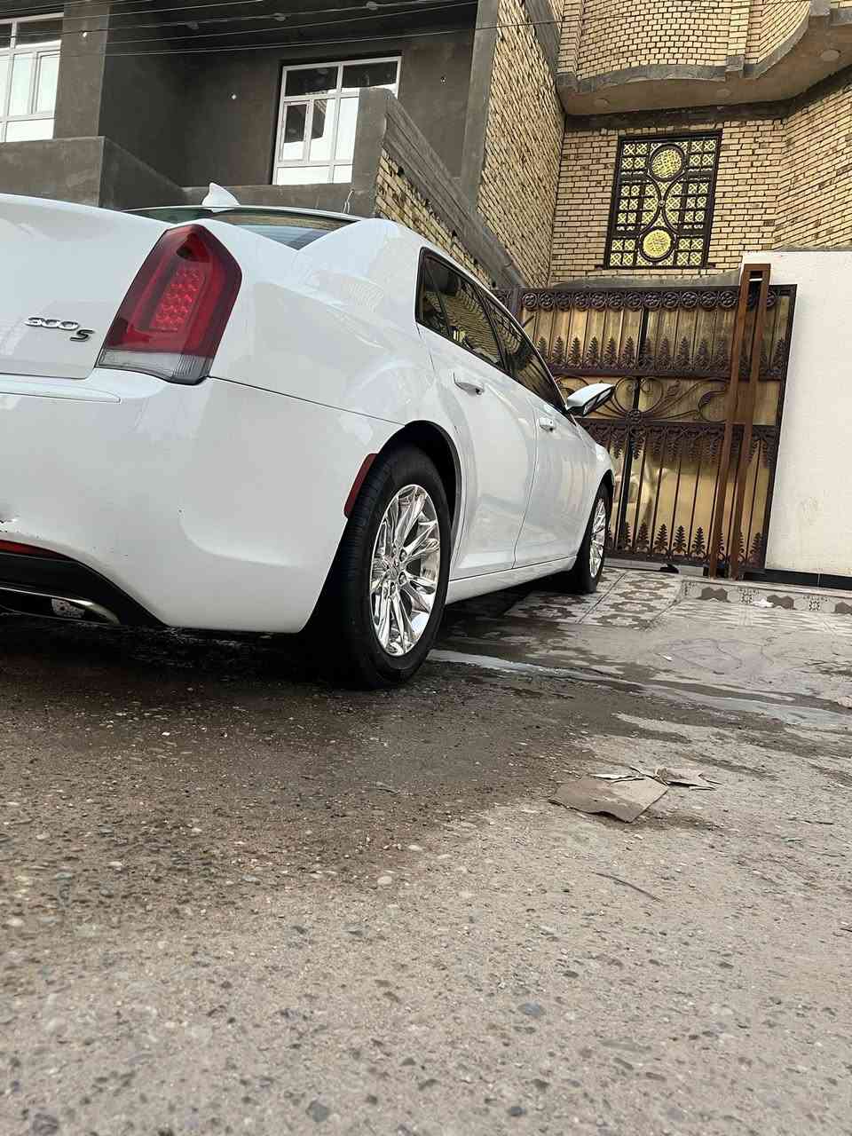 سلام عليكم اوباما مديل 2022 مرمز اصل 19 مرقم بغداد بسمي تحويل ثاني يوم
سياره وارد كندي مكفوله من ضربه وتبديل وصبغ ما عده كلير باب خلفي فقط لا ضربه ولا معجون ولباقي كفاله من كلشي جاهزه من كير ومكينه وحداده وكلشي الف ما تصرف عليهة ماشيه 107 الف مواصفات اس بدون اسلايت ولا رادال 
مكان ناصريه مركز.   *********** اتصل وتدلل ***********
