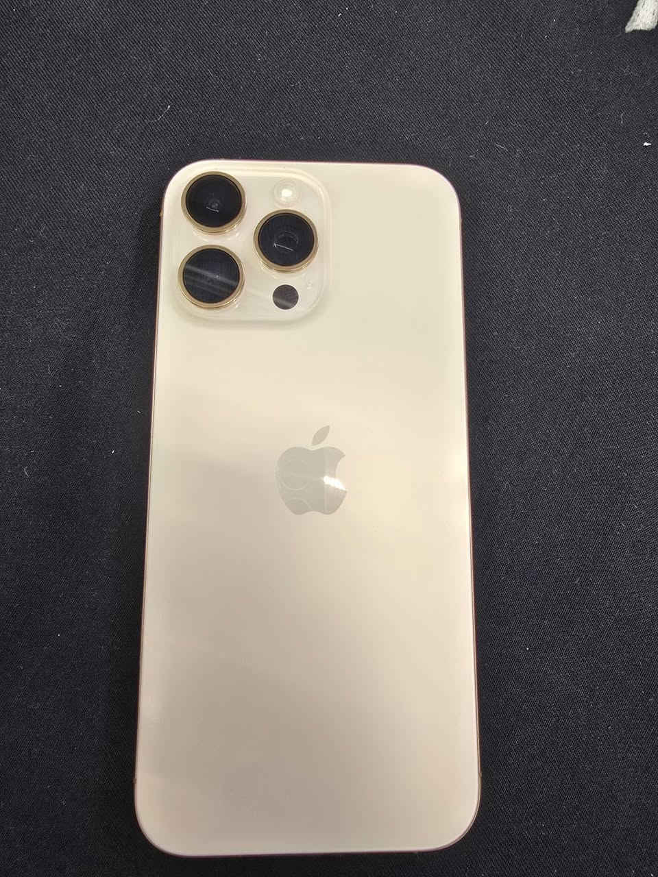 ايفون 16 برو ماكس ماستر مراوس بـ s25 Ultra
ذاكرة 256 بطارية 90 لون ذهبي نظافة 99 
***********
