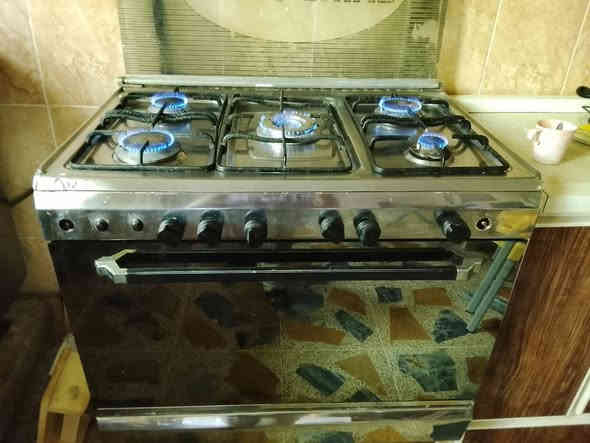 طباخ خمس عيون 
شغال مابي عيب 
250 الف وبي مجال 
*********** 
حي السماح
