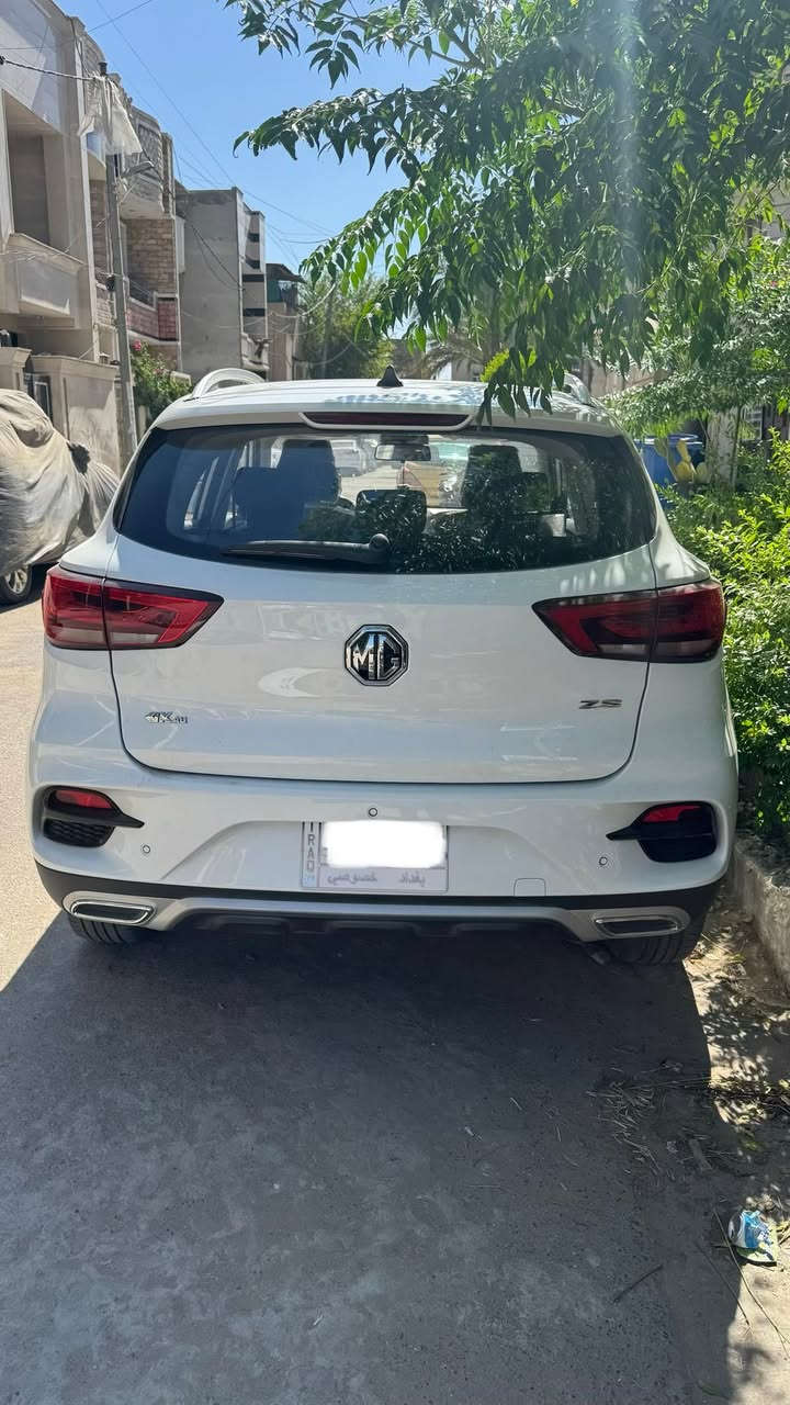 بسم الله الرحمن الرحيم
موديل MG ZS 2024 للبيع

مواصفات السيارة:

الموديل: MG ZS 2024
اللون: ابيض
ناقل حركة: أوتوماتيك
عدد المقاعد: 5 ركاب
محرك: 1.5 لتر و بيه نظام S سبورت
العداد : ٣٥٥٠٠
استهلاك وقود اقتصادي ومناسب للاستخدام اليومي

🔷 التجهيزات والمميزات

شاشة لمس متعددة الوسائط
(حسب الفئة) دعم Apple CarPlay / Android Auto
كاميرا خلفية
حساسات خلفي
تاير سبير جديد ما نازل
تحكم ستيرن 
مثبت سرعة
بلوتوث و USB
اشارات بالمرايا
نوافذ كهربائية
لايتات زينون
جنوط أصلية
مانع انغلاق المكابح ABS نظام
نظام الثبات الإلكتروني ESP
وسائد هوائية متعددة للسلامة
نظام مراقبة ضغط الإطارات 

📌 حالة السيارة

استخدام نظيف جداً
خالية من المشاكل
جاهزة للاستخدام مباشرة
فحص كامل مرحب به
السعر: [$118] بيها مجال بسيط
الموقع : بغداد - الحرية 📍
📞 للتواصل: ***********
