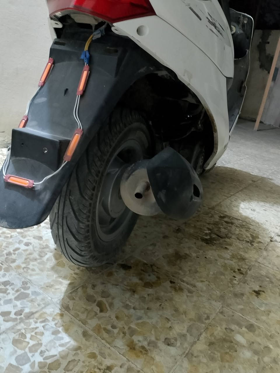 سلام عليكم اخوتي دراجه ماكس كوري ناقصها بس نوزل ونضافتها كدامكم بل صور والتواصل خاص *********** او مراسله خاص فيسبوك بيع مستعجل لان محتاج مكاني كربلاء
