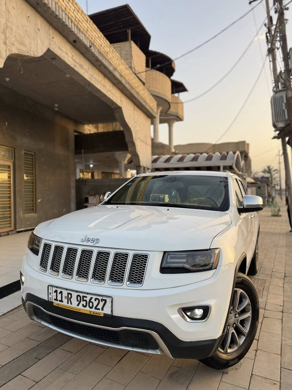 اللهم صلي عل محمد وال محمد#jeep_جيب موديل 2014 بانزين عادي المرغوب رقم بغداد بأسمي شخصيا مشروع وطني سنويه لغايه 2030 تحويل او وكاله حاضر مكفوله من الضربه والحادث والتبديل ( بيها صبغ جاملغ امامي وربع البنيد فقط) بدون دواخل شواصي ولغود كفاله
الباقي كفاله عاامة محرك كير جدد مكفولات ما مفتوحات شرط الفحص حداديه جديده تبريد ثلج ❄️ تدفئه تخم تاير جديد سياره كامله مابيها نقص ابد 
فول مواصفات.   
بصمه.  بصمه أبواب دخول ذكي 
تحكم بالمقود مقود كهرباء. تدفئه مقود
شاشه قلاب كامره حساس امامي خلفي 
داخل اسود ملكي
كشنات جلد كهربائية. تدفئه تبريد
لايت زنون 
انضمه قياده 
مضخم صوت 
وبعد بيها هواي مواصفات 
السيارة كامله مكمله من كلشي محرك وكير 3600 شرط ابيع ع الفحص اذا بيها برغي مفتوح مرجوعه تخم تاير ويل 18 جديد حداده جديدة 100‎%‎ تبريد وتدفئه كله شغال حجر صالنصه موجود السيارة حلوه وجديده وبلعافيه عل الياخذها والشراي يشلع عيوني❤️
السعرررررر 178 وبيها مجال حق الجيه

العنوان بصره للاستفسار عل الرقم ***********
