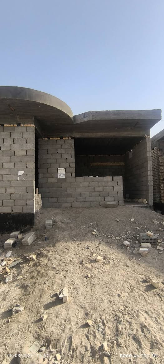 السلام عليكم هيكل للبيع طابو زراعي سند 25 حي العسكري للاستفسار خاص او ***********
