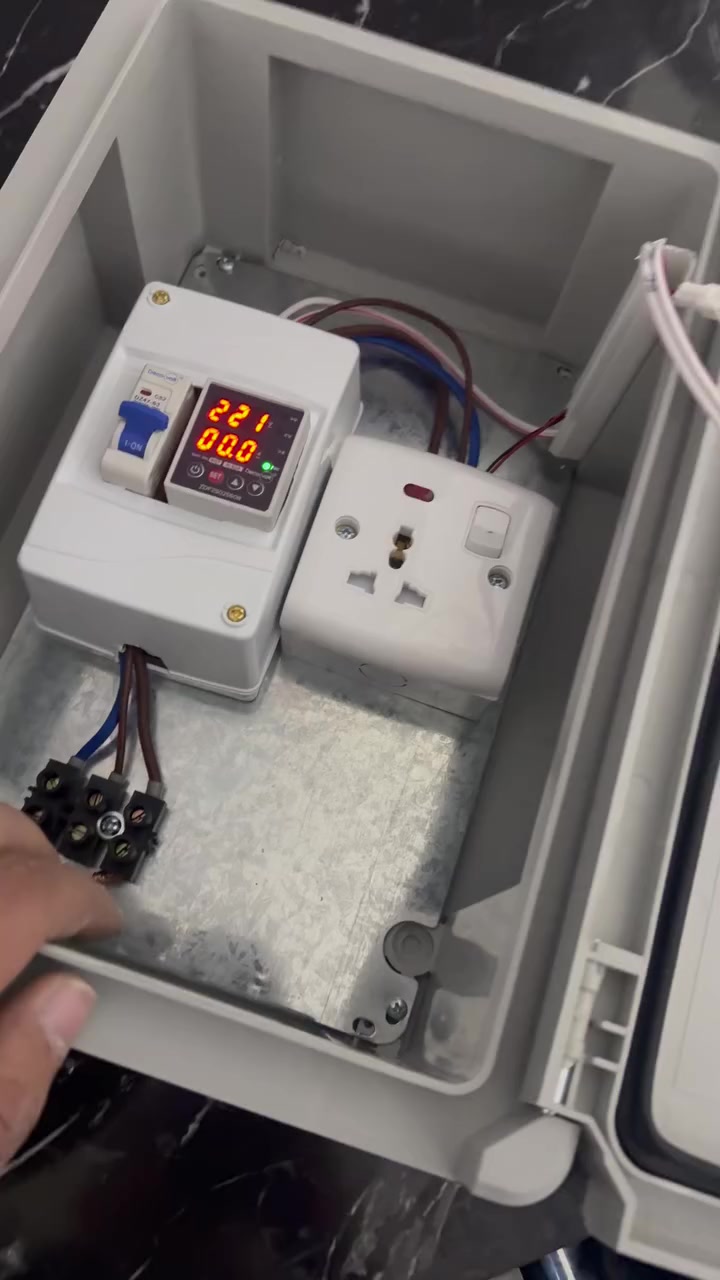 بورد حماية وسيطرة لسيارات BYD
ضمان سنة من تاريخ الشراء على كل القطع
توصيل مجاني
سعر 55 
مع التنصيب 80 الف عدا شيش النحاس وكيبلات التوصيل

‭***********‬
***********
