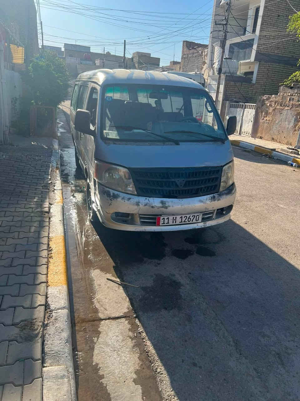 السلام عليكم سيارة فتون موديل ١٠رقم انكليزي بيها شعار نازل بلسنوية امصفرة غرامات او ضربة او هيئة تفاصيلها داخل الفيديو ماكن السيارة بغداد الحسينية السعر 43او بيها مجال 

رقم ***********
