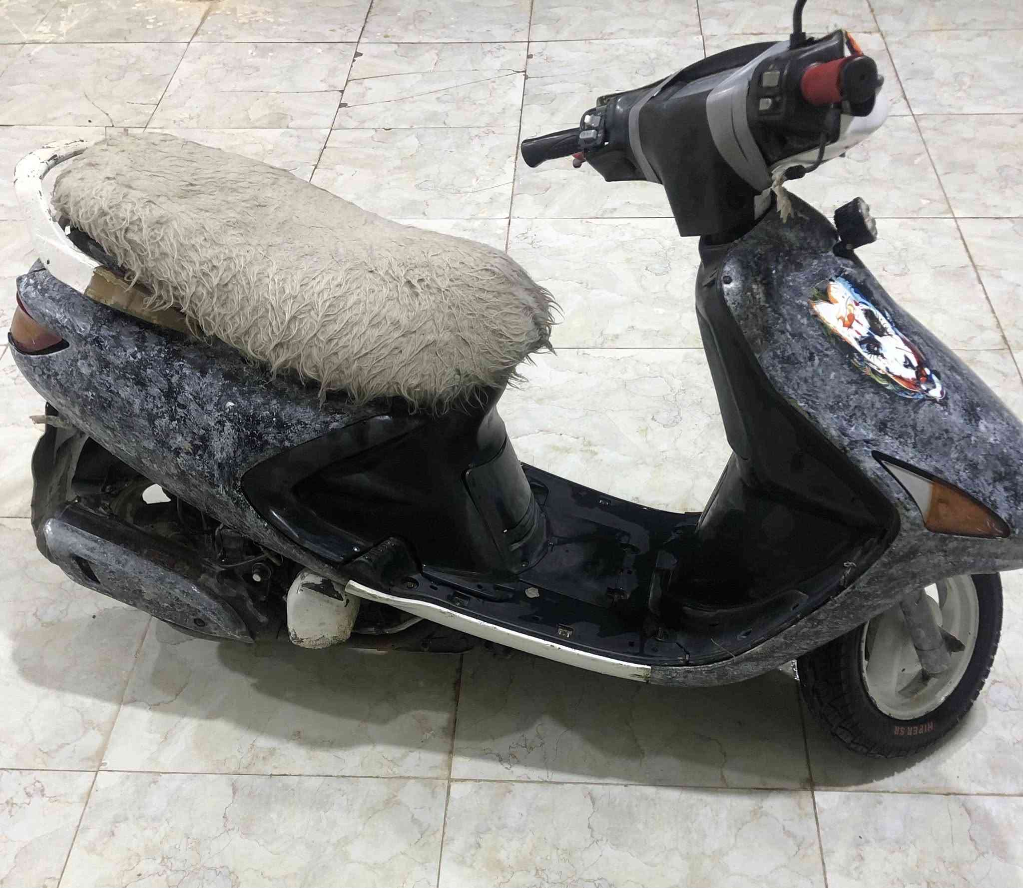 السلام عليكم فراشه للبيع كلج وعقل رياضي شلعه ومعدل شرط 120 عينه شغاله بس مال البانزين مايشتغل لايت خارجي الأصلي السعر 350 وبيها مجال مكاني الزبير رقمي إتصال *********** رقمي واتساب ***********
