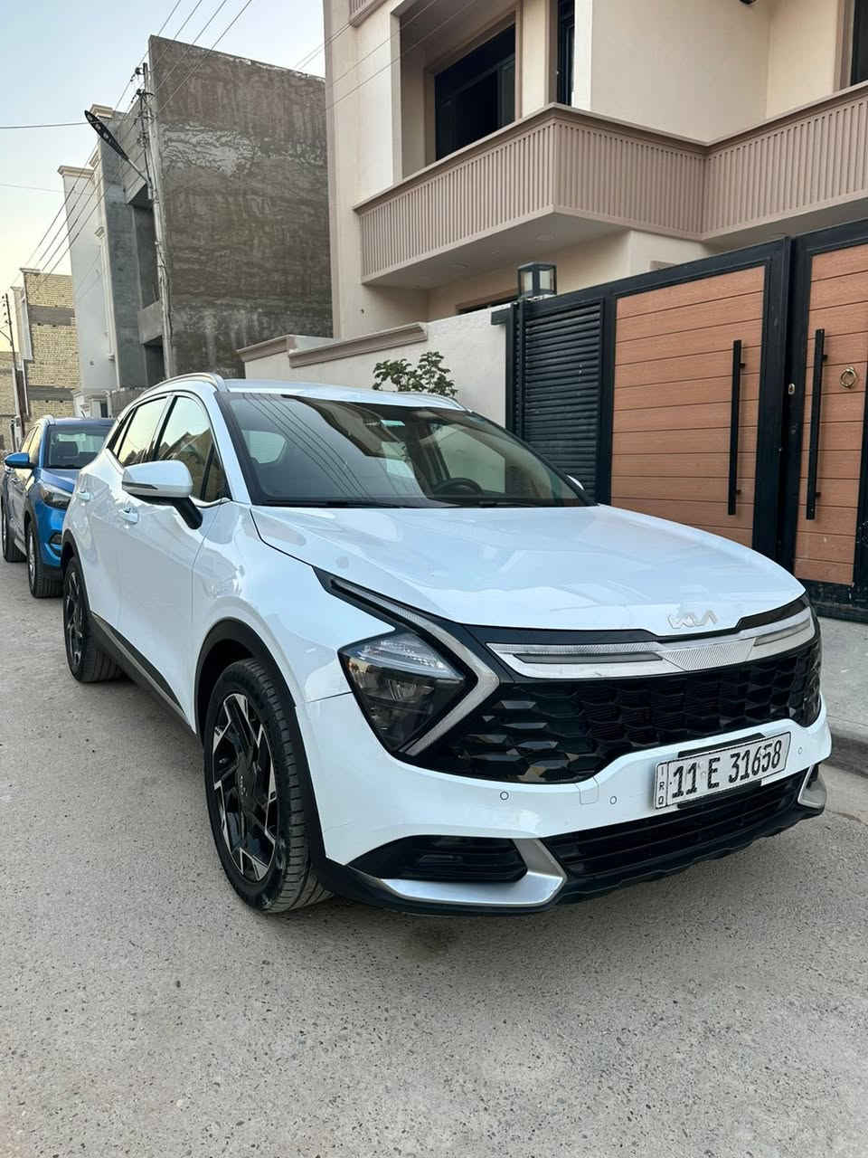 السلام عليكم كيا سبورتج خليجيه موديل 2024 للبيع ماشيه 37 السياره جديده بدون اي نقص بيه جاملغ صبغ امامي وبيه 4 قطع رصعات داكيهن بارد بسيط مكانه بغداد 
مواصفات
شاشه كاميرا دواره 
كشنات كهرباء + تدفئه 
سايد ابريك بصمه 
مري شفط 
تحكم فول 
بصمه تشغيل + بصمه ابواب 
مكانه بغداد 
السعر 185$

‭0773 436 7122‬
