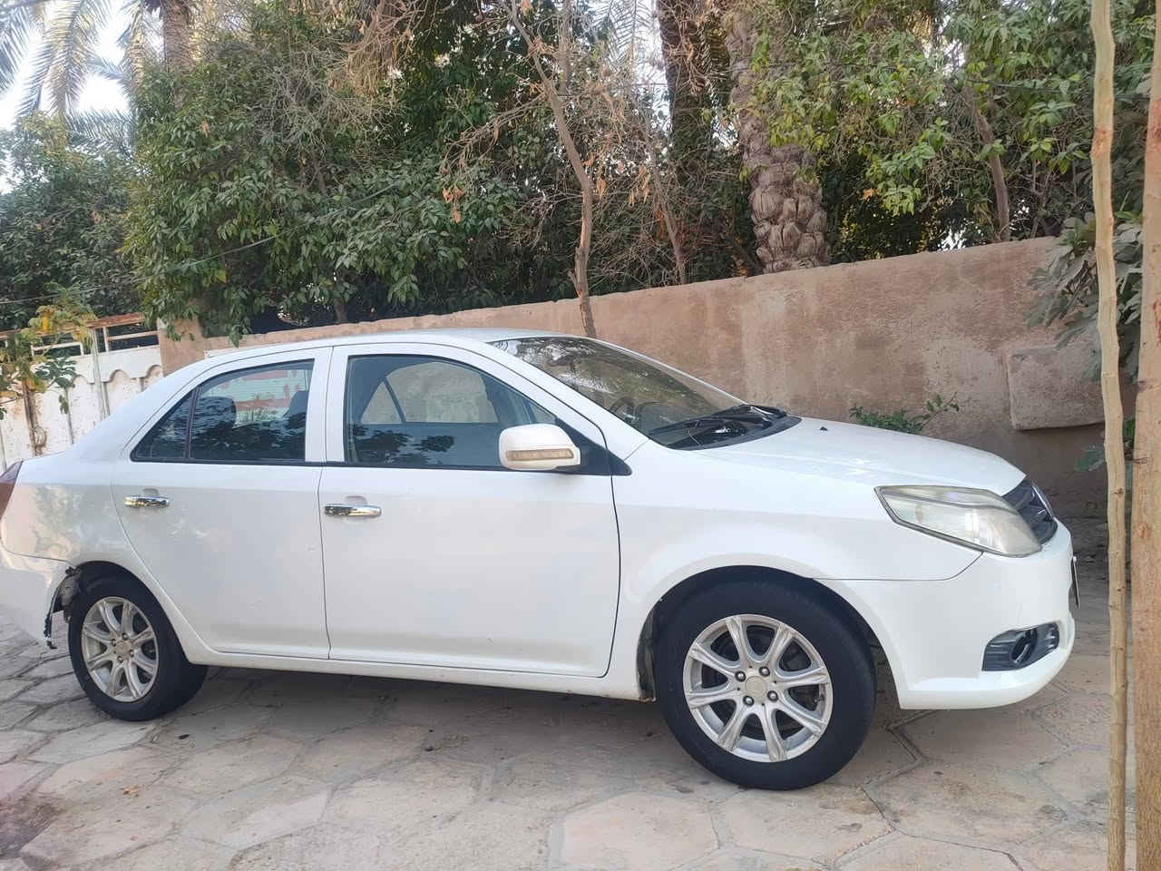 السلام عليكم
سياره mk جيلي  مديل ٢٠١٣ بيع او مرواس سياره حديثه والفرق نقدي   
السعر 35 ورقه العنوان النجف الاشرف ابو صخير 
سياره كلش حلوه فقط المكينه بيها خيط بخار  
***********
