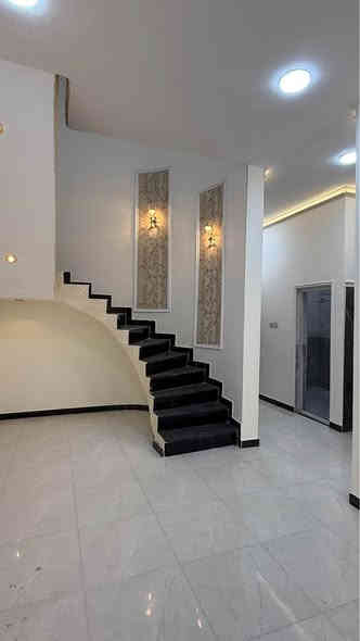 � مكتب عقارات البركة – بيوت للبيع

🏡 دار للبيع – مساحة 144 متر

• غرفتين نوم
• صالة + استقبال
• مناور عدد 2
• مطبخ مفتوح مودرن
• صحيات داخلية وخارجية
• بناء بلوك جديد – تسليم مفتاح
• جنس العقار: ملك صرف – زراعي
• البيع مباشر

✨ البيت فارغ وجاهز للتسليم
✨ متوفر كافة الخدمات:

 • شبكة ماء
 • شبكة كهرباء
 • شوارع تبليط 8 متر

📌 الموقع:
الجزيرة – شارع الأمام  زين العابدين عليه السلام
مجاور مدارس المنهاج الأمثل

موقع المكتب👇🏻
الشارع العام – مقابل مطعم السندباد

💰 السعر: 92 مليون فقط

📞 للاستفسار والتواصل:
***********
*********** البصرة
