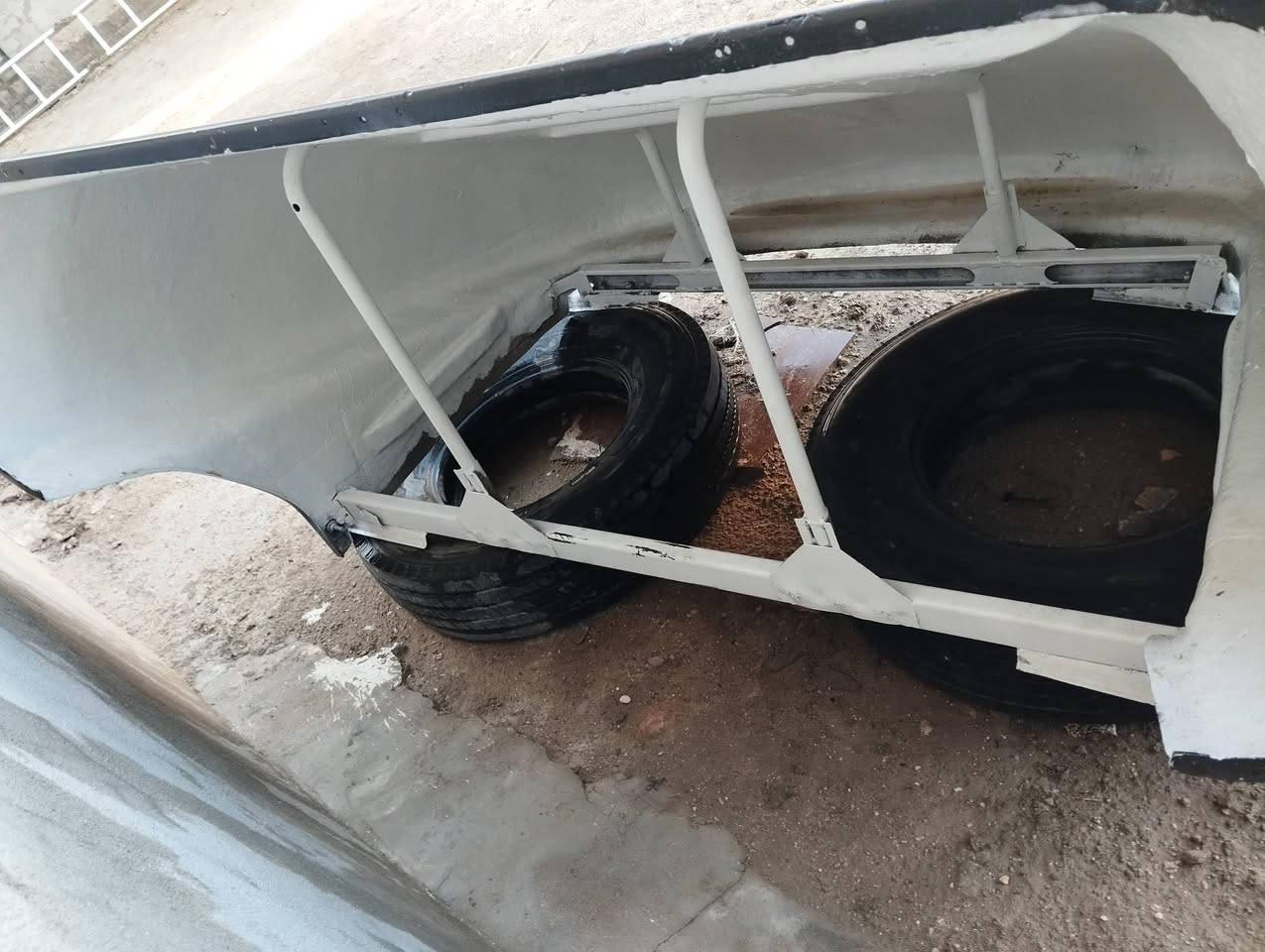 للبيع كاسحه عاليه سعرها 7اوراق بيها مجال مكان نجف مشخاب رقم موبايل ***********
