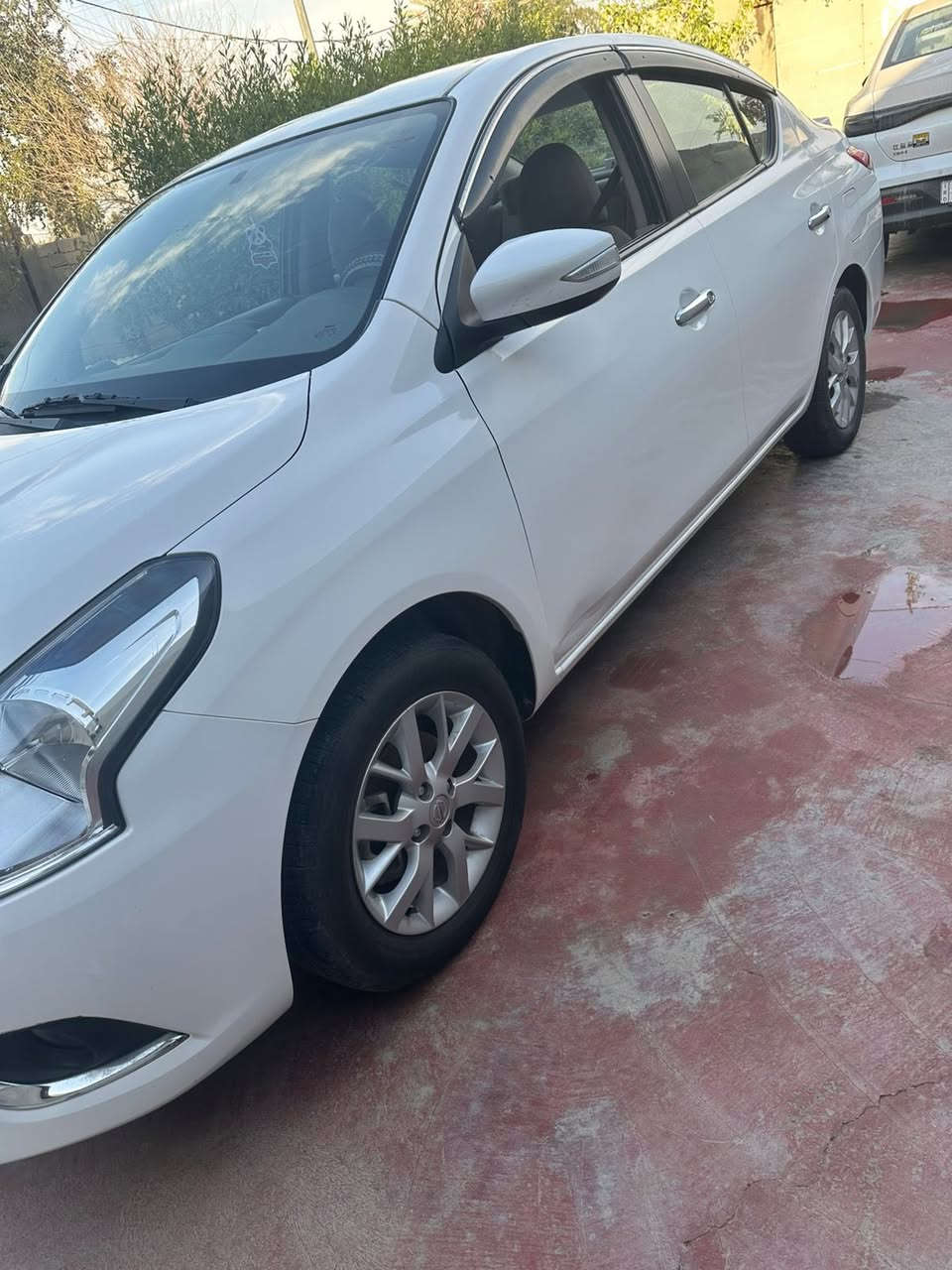 السلام عليكم
نيسان سني للبيع
موديل 2024 رقم بغداد بسمي 
سياره مكفوله عده شخوط بلدعاميه وشخط بلباب بصيط الباقي كير مكينه كشر مكفول من كل شيء 
ماشيه 90 الف 
مكان السياره بغداد الشعله السعر 127 للتواصل ***********
