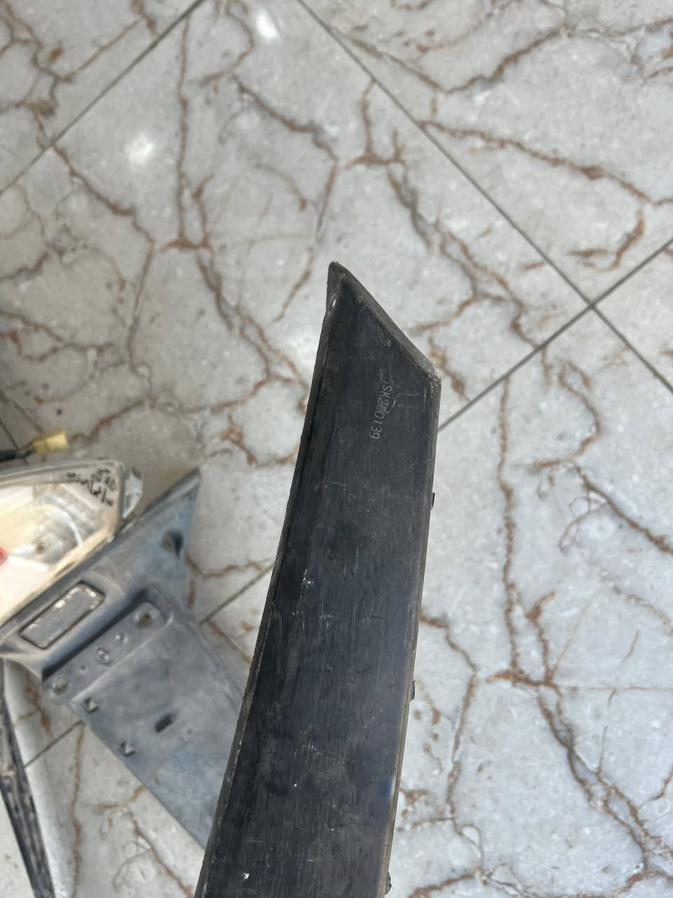 السلامً عليكم وياله وتايرات قفل 50 ذيل معه بك لايت قفل 20ترايش قفل 10 الاتصال ***********
