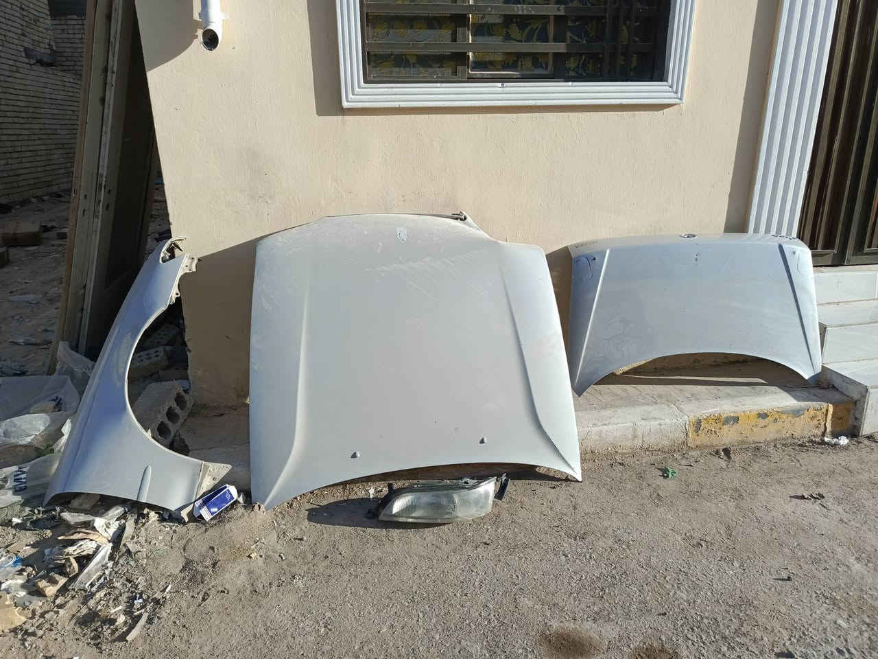 السلام عليكم اخوان قلق صندوق وبنيد وچوملغ الأيمن ولايته الأيسر اصليات ما مصبوغات 
للبيع مكاني النجف الأشرف 
*********** بي واتساب السعر اتصل عليه
