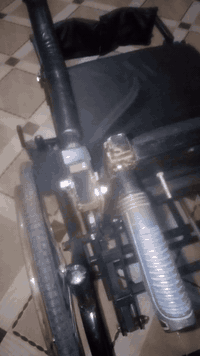 يوجد عربانة للوقوف و التمارين تفيد ذو الاحتياجات الخاصة  للبيع السعر 1...