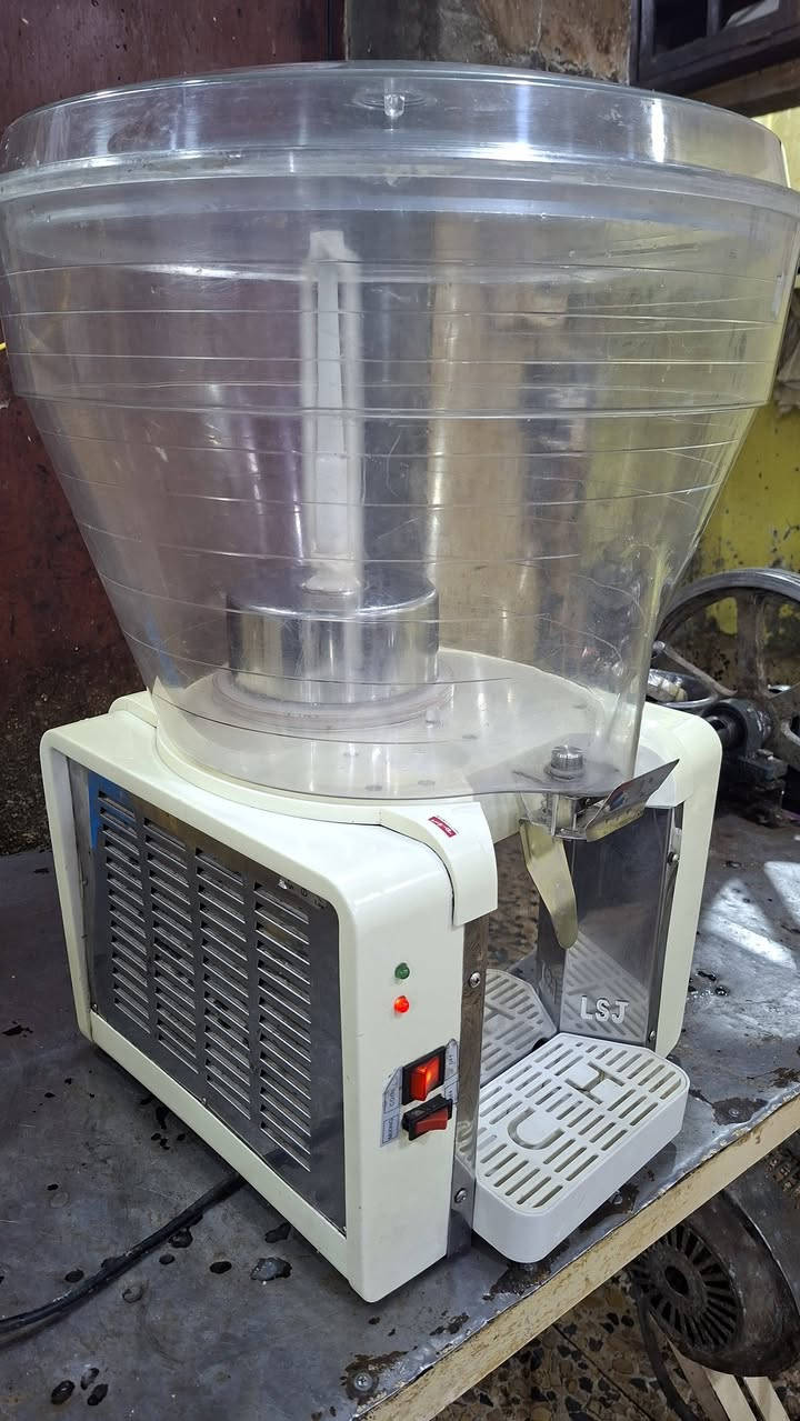 شيشه شربت جامبو تركي 🇹🇷  السعر 500 الف اوبيه مجال الاتصال ***********
