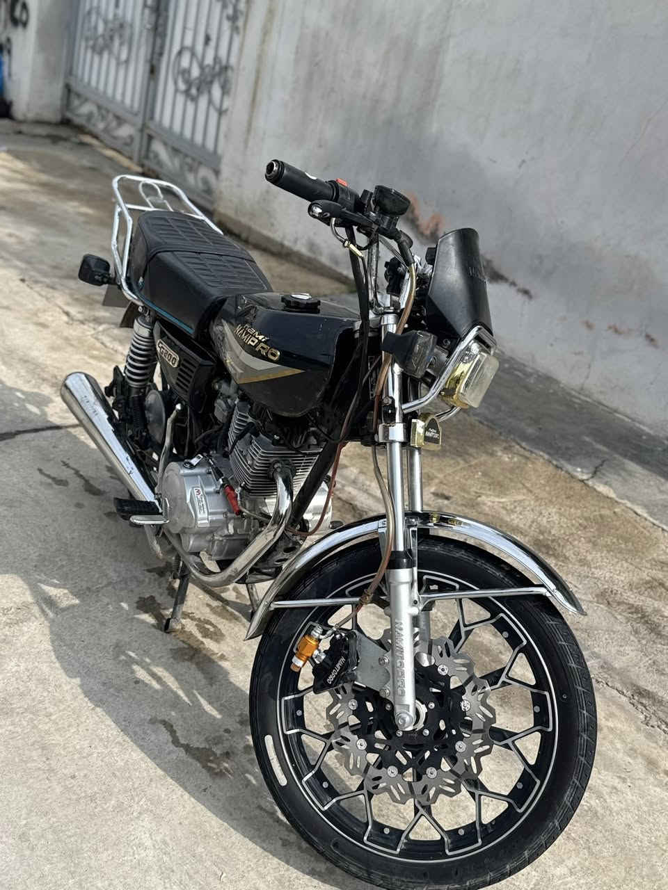 ماطور موديل ٢٥اوراق شرط مكينه ممفتوح مكينه ٢٠٠cc شرط شلعه معدل  سعره ٧٠٠ بي مجال  مكاني خانقين ***********
