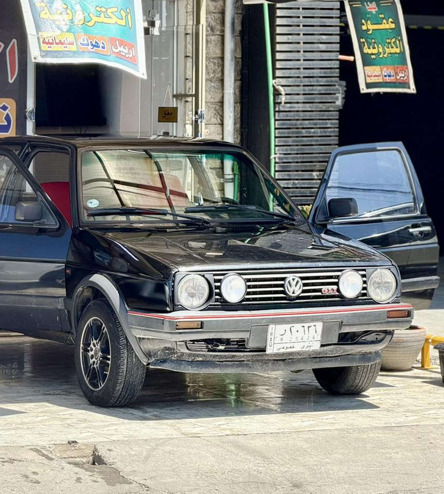 سيارة گولف موديل 1991 محرك وكير شرط مصبوغة جمالية محرك صفر ثمانية. السعر 37 ورقة وبيها مجال بسيط وانا صاحبها الشرعي مكانها موصل  للتواصل  (***********)
