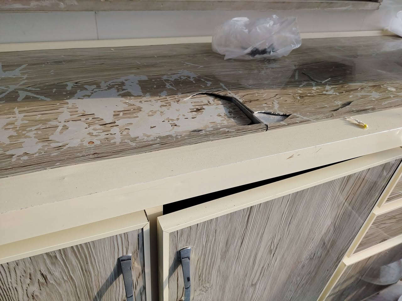 ئەو کەوەنتەرە بۆ فرۆشتن  نرخی 160 هەزار لە هەولێر شاوێس
***********
